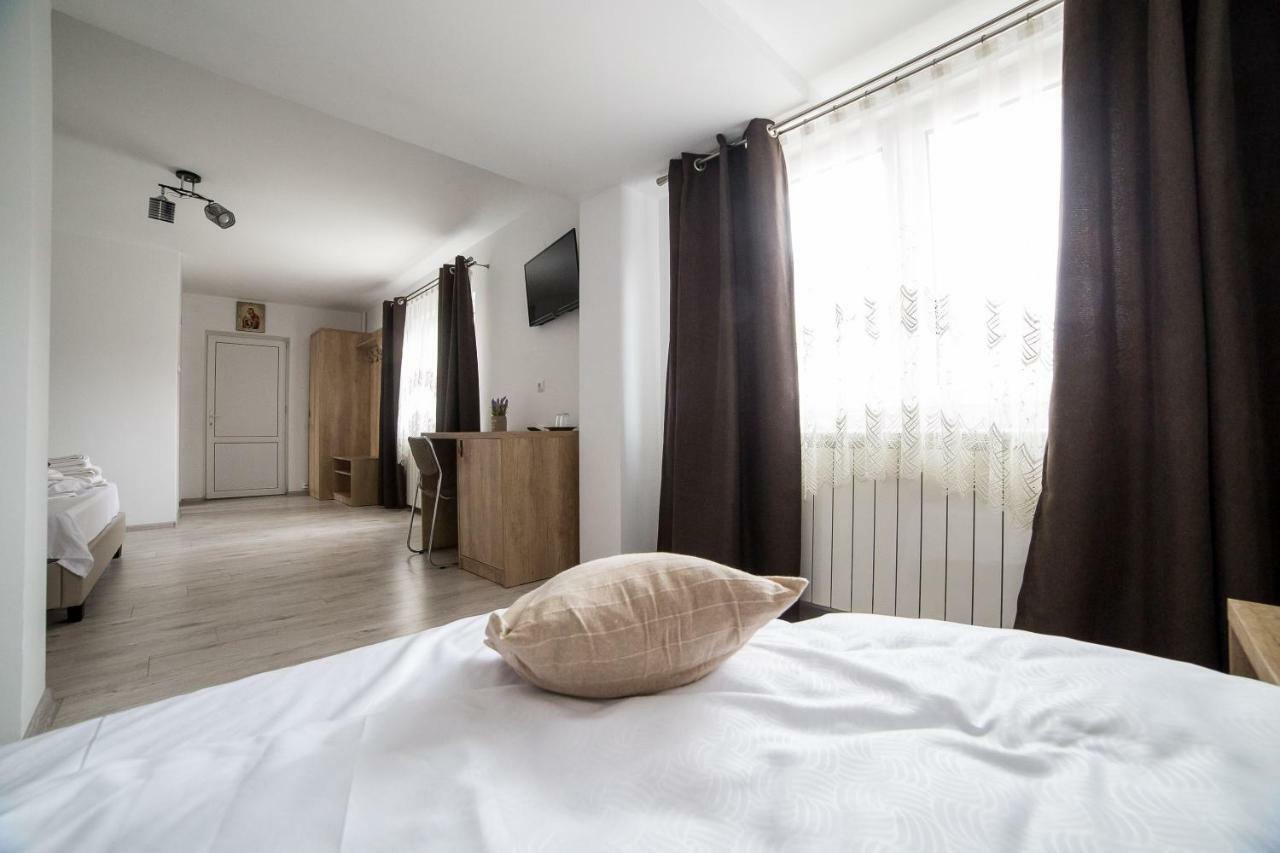 Hotel Casa Burduhos Câmpulung Moldovenesc Exteriér fotografie