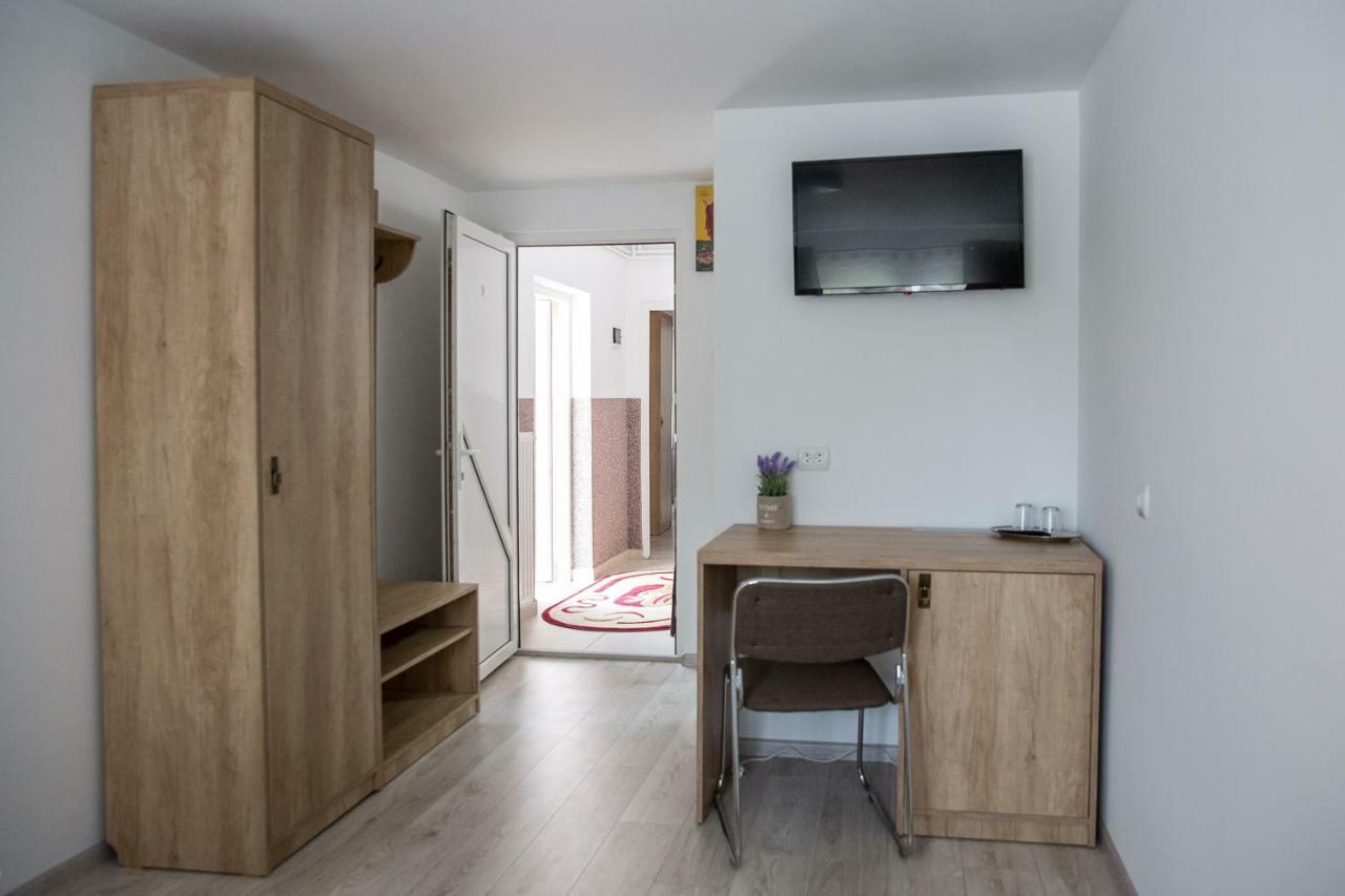 Hotel Casa Burduhos Câmpulung Moldovenesc Exteriér fotografie