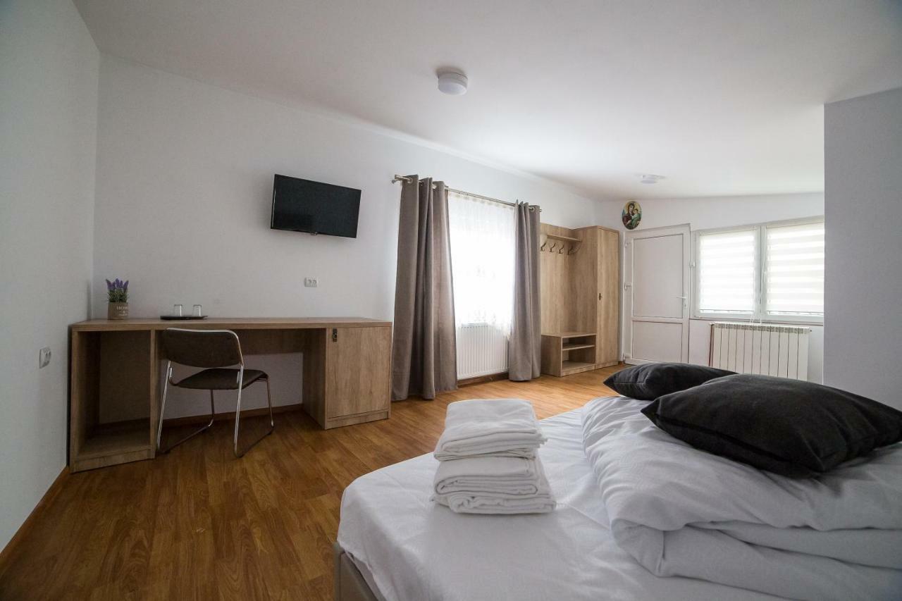 Hotel Casa Burduhos Câmpulung Moldovenesc Exteriér fotografie