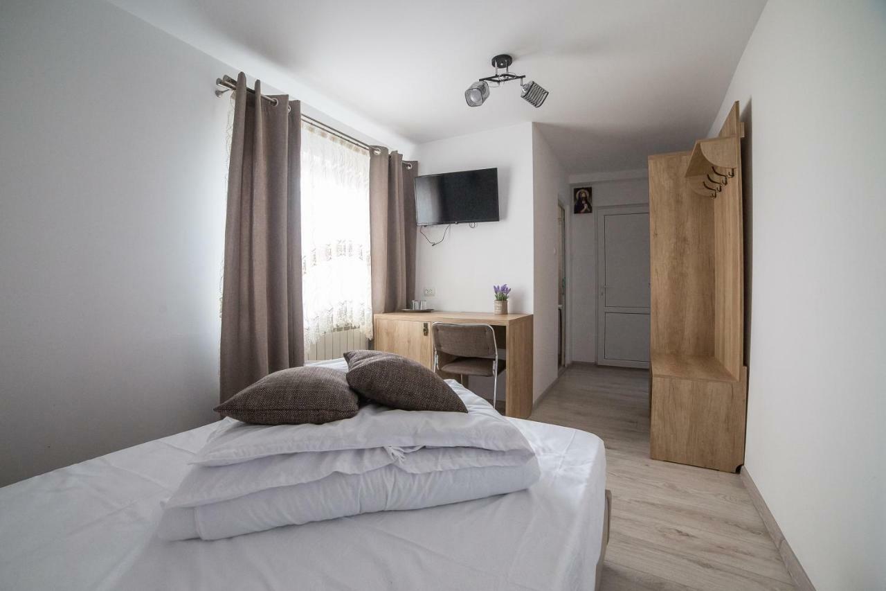 Hotel Casa Burduhos Câmpulung Moldovenesc Exteriér fotografie