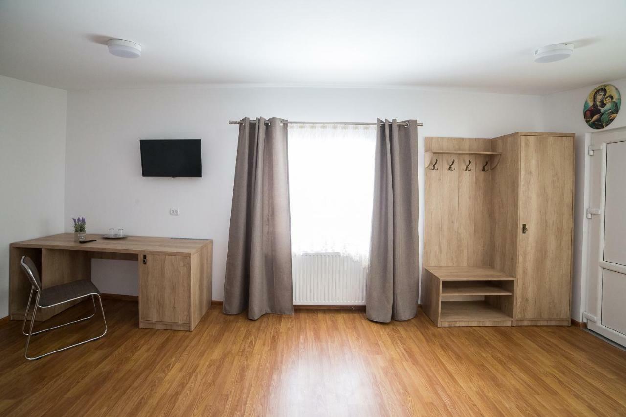 Hotel Casa Burduhos Câmpulung Moldovenesc Exteriér fotografie