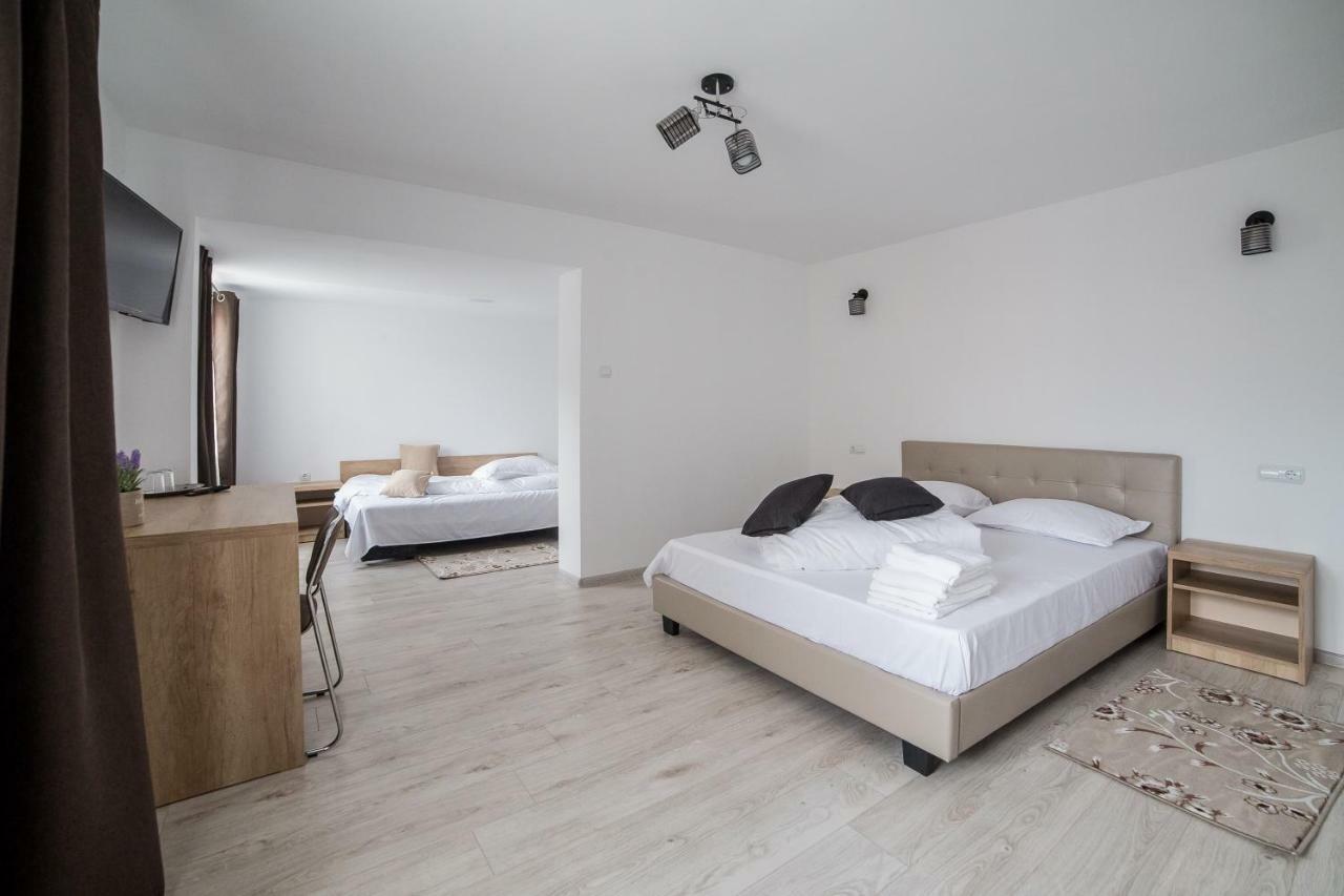 Hotel Casa Burduhos Câmpulung Moldovenesc Exteriér fotografie